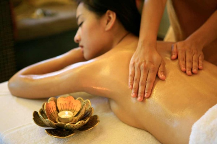 Dịch vụ massage yoni